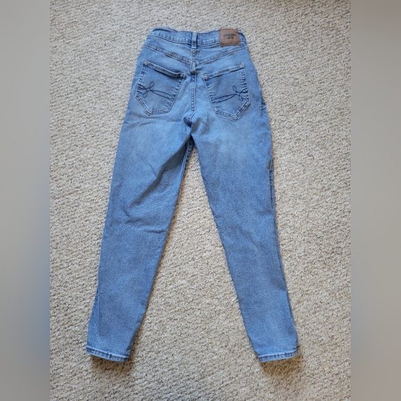 Levi's Mom Jeans - Picture 5 of 6